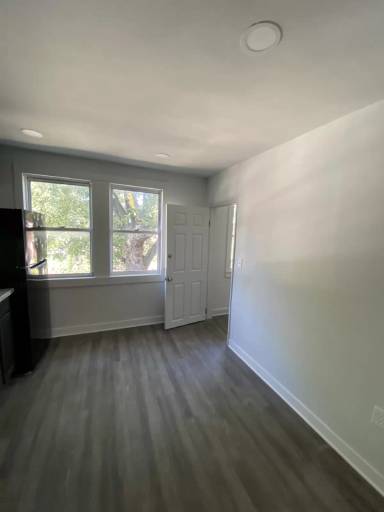 Main picture of 3621 Everett St