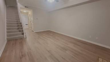 Main picture of 319 Hickory Pl