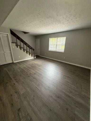 Main picture of 104 Reeves St