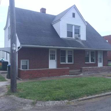 Main picture of 211 W Pierce St
