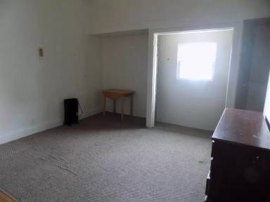 Main picture of 304 Helen St