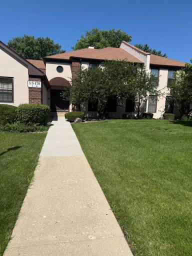 Main picture of 5S470 Scots Dr