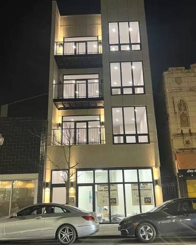 Main picture of 3244 N Lincoln Ave