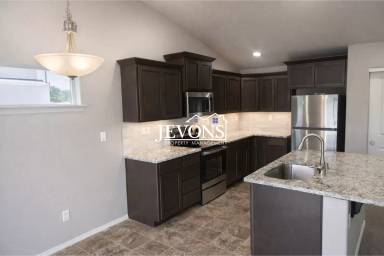 Main picture of 6101 Ian Ave