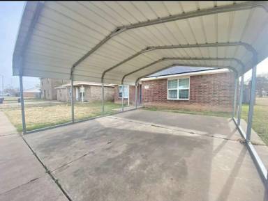 Main picture of 1330 E 25th St