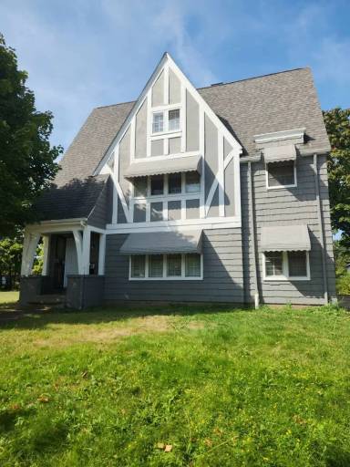 Main picture of 3372 Colwyn Rd