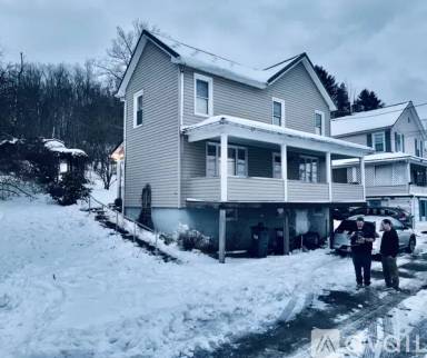 Main picture of 1029 Upper North Main St