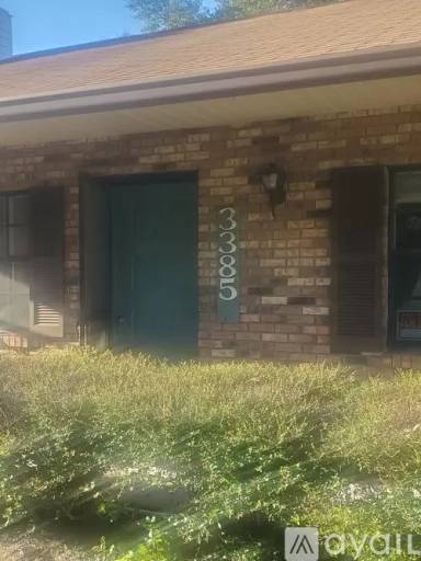 Main picture of 3385 NE 44th Pl
