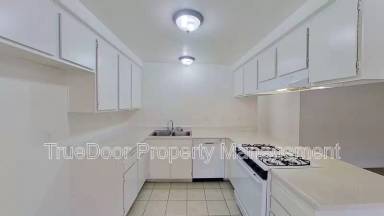 Main picture of 535 N Tustin Ave