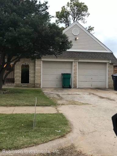 Main picture of 2403 SW 90th St