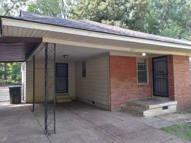 Main picture of 1675 Haywood Ave
