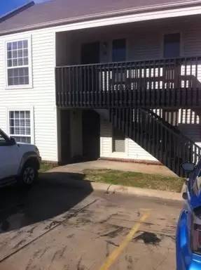Main picture of 2323 S 57th St