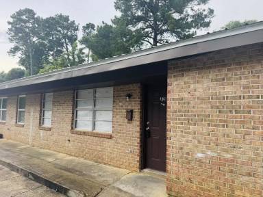 Main picture of 702 S Edgewood Dr