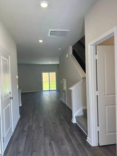 Main picture of 331 S Lake Ct