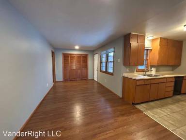 Main picture of 2206 W 39th St
