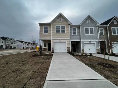 Main picture of 269 Paramount Dr