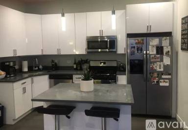 Main picture of 2151 W Division St