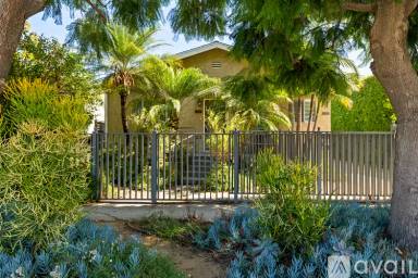 Main picture of 1766 Carmona Ave