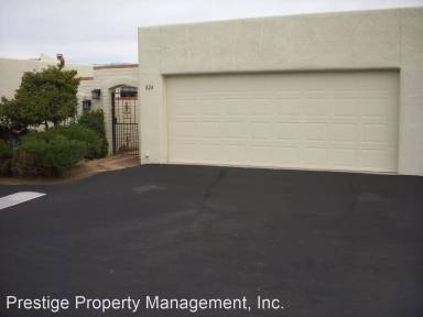 Main picture of 824 N Crescent Ln