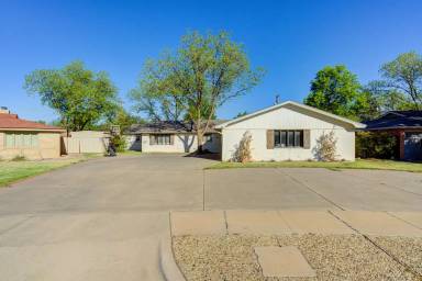 Main picture of 3824 64th Dr