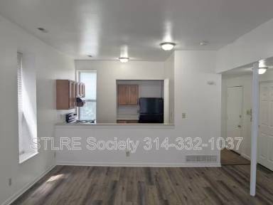 Main picture of 2707 Russell Blvd