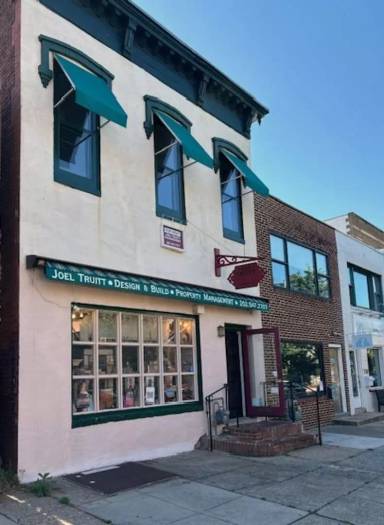 Main picture of 734 7th St SE