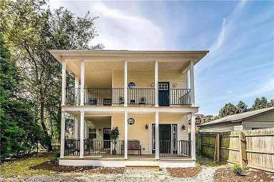 Main picture of 307 2nd St