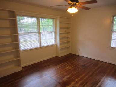 Main picture of 303 Gornto Rd