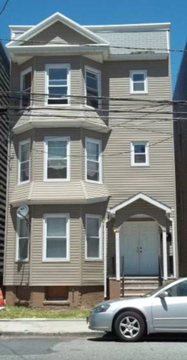 Main picture of 483 Avon Ave