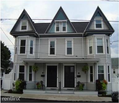 Main picture of 126 E Market St