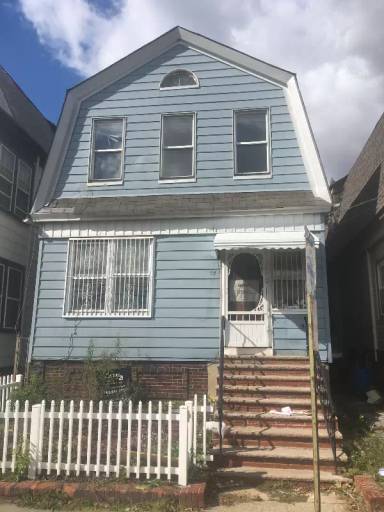 Main picture of 63 Coit St