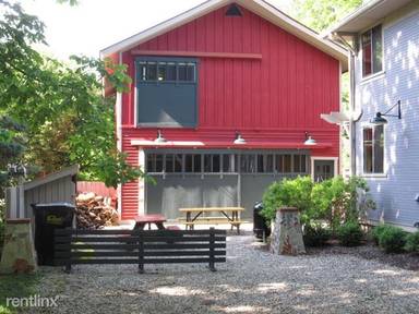 Main picture of Douglas Boathouse