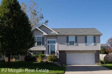 Main picture of 2118 N 167th Cir