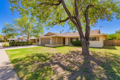 Main picture of 1049 E Carter Dr