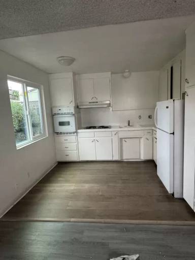 Main picture of 947 Tamarack Ln