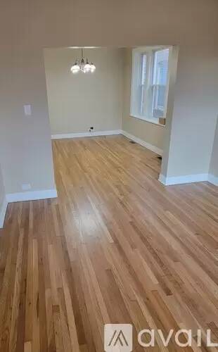 Main picture of 4924 W School St