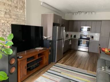 Main picture of 417 E Fremont St