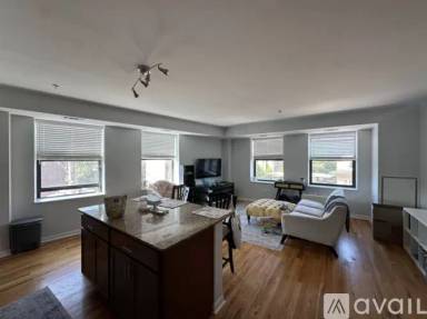 Main picture of 1337 W Fargo Ave