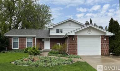 Main picture of 2020 N Kennicott Dr