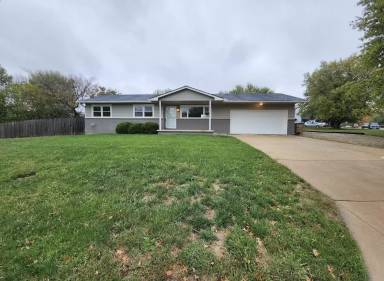 Main picture of 112 E North Point Dr