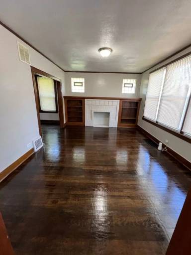 Main picture of 8951 S Throop St