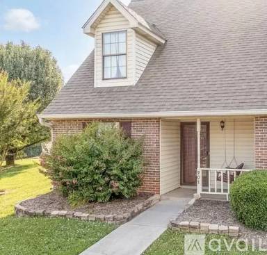 Main picture of 907 Chip Cove Ln