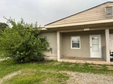 Main picture of 294 W Wood St