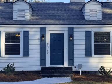 Main picture of 2503 N Oak St
