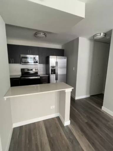 Main picture of 32 E Delaware Pl