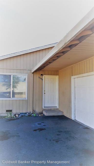 Main picture of 3588 Railroad Ave