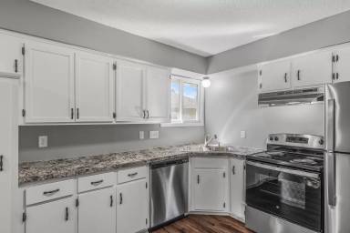 Main picture of 2404 Taylor St NE