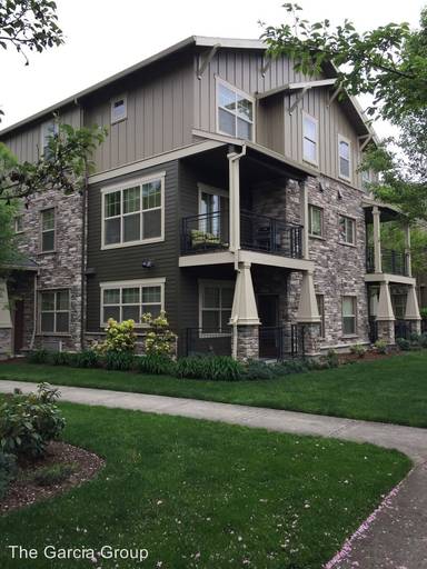 Main picture of 754 NE Adwick Dr