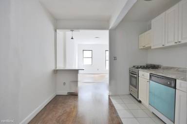 Main picture of 594 3rd Ave