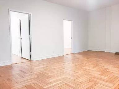 Main picture of 105 E 63rd St